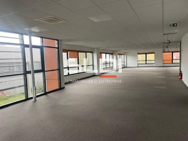 Bureaux A LOUER - SAINT PRIEST - 1 216 m²
