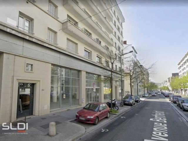 Commerces A VENDRE - LYON - 217 m²