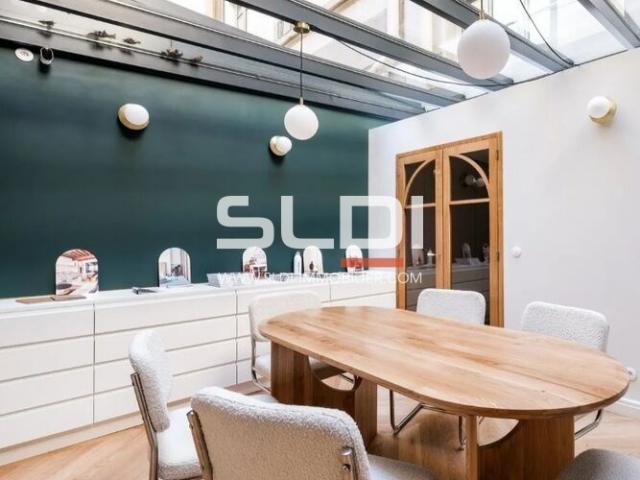 Commerces A VENDRE - LYON - 88 m²