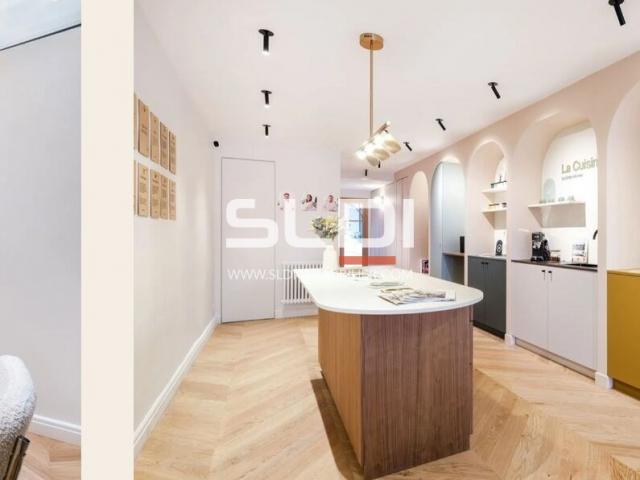 Commerces A VENDRE - LYON - 88 m²