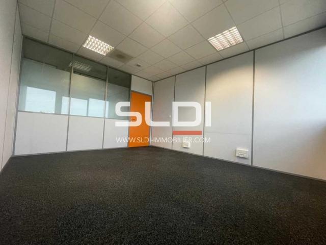 Bureaux A LOUER - DARDILLY - 110 m²