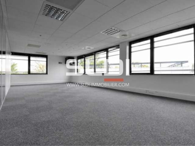 Bureaux A LOUER - SAINT PRIEST - 970 m²