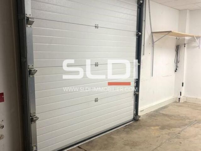 Locaux d'activités A LOUER - VENISSIEUX - 1 054 m²