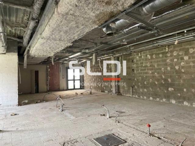 Locaux d'activités A LOUER - VENISSIEUX - 1 054 m²