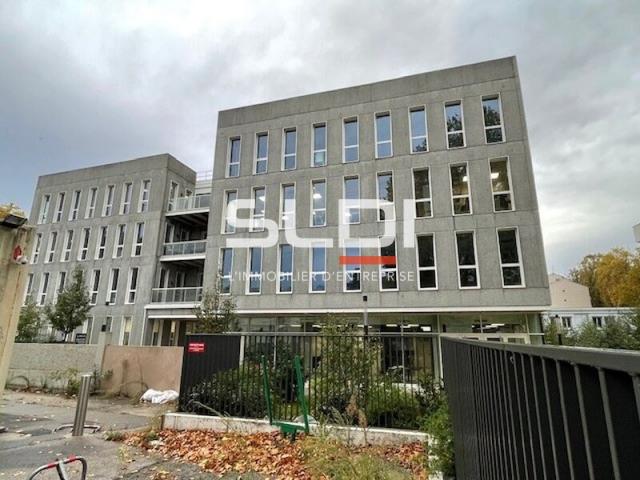 Bureaux A VENDRE OU A LOUER - VILLEURBANNE - 545 m²