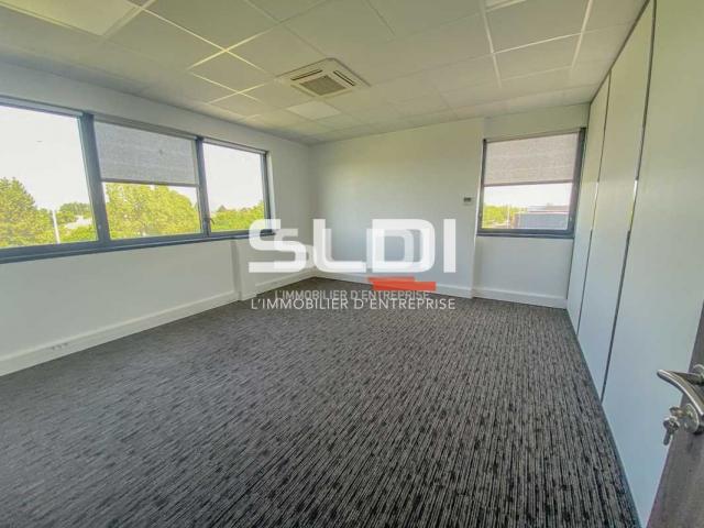 Bureaux A LOUER - MEYZIEU - 115 m²