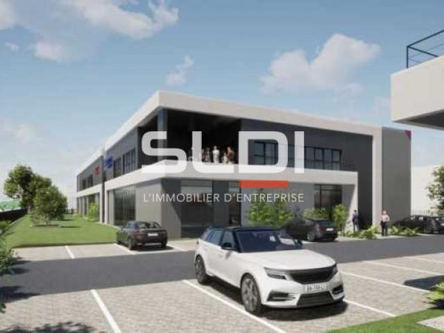 Locaux d'activités A LOUER - ARNAS - 1 881 m²