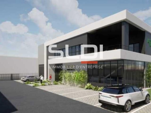 Locaux d'activités A LOUER - ARNAS - 1 881 m²