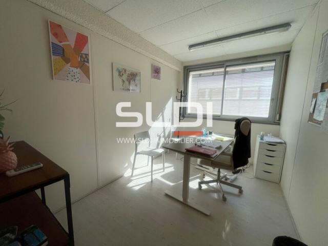 Bureaux A LOUER - LYON - 59 m²