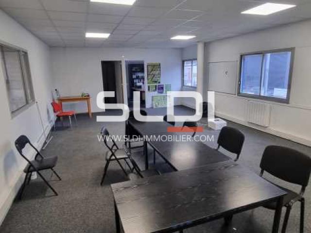 Locaux d'activités A LOUER - SAINT ETIENNE - 633 m²