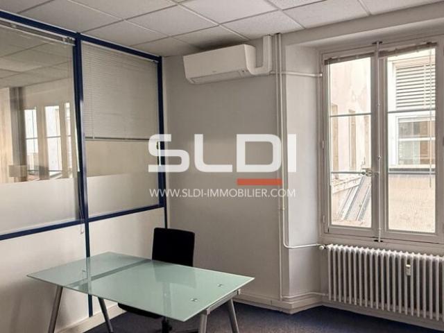 Bureaux A LOUER - LYON - 134 m²