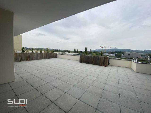 Bureaux A VENDRE - DARDILLY - 425 m²