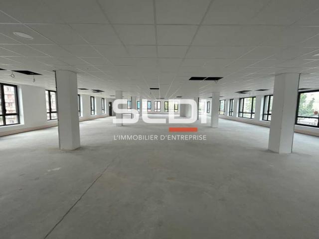 Bureaux A VENDRE OU A LOUER - VENISSIEUX - 700 m²
