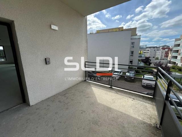 Bureaux A VENDRE OU A LOUER - VENISSIEUX - 700 m²