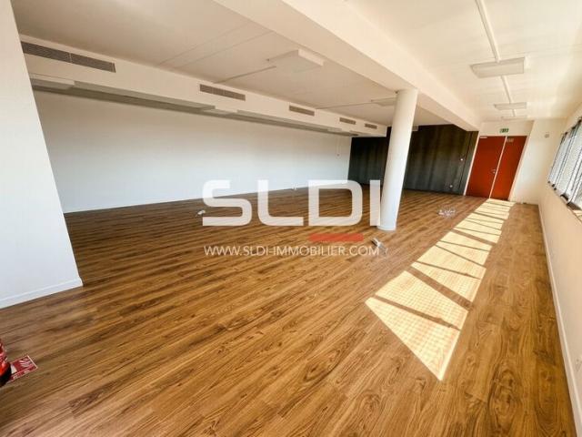 Bureaux A LOUER - LYON - 128 m²