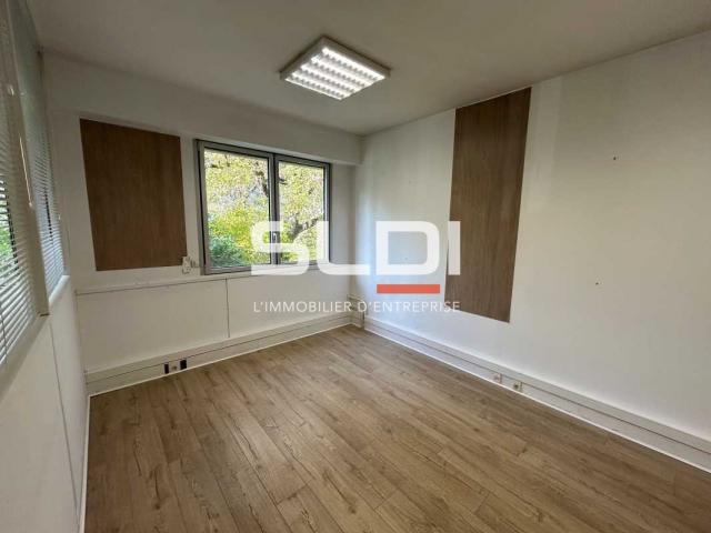 Bureaux A LOUER - ECULLY - 267 m²