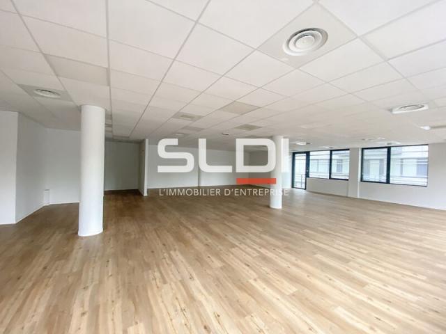 Bureaux A LOUER - SAINT PRIEST - 1 179 m²