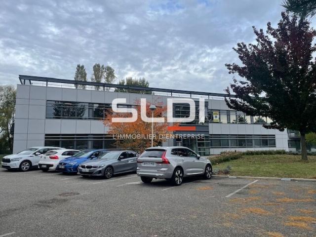Bureaux A LOUER - SAINT PRIEST - 1 179 m²