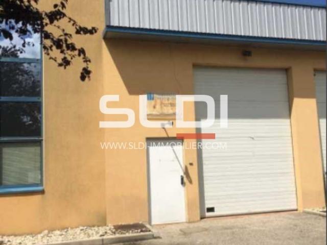 Locaux d'activités A LOUER - RILLIEUX LA PAPE - 303 m²