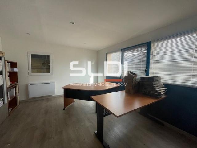 Locaux d'activités A LOUER - RILLIEUX LA PAPE - 473 m²