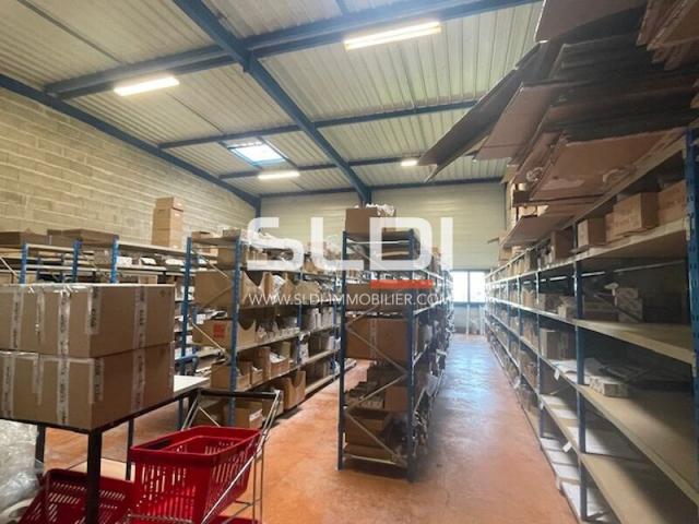 Locaux d'activités A LOUER - RILLIEUX LA PAPE - 473 m²