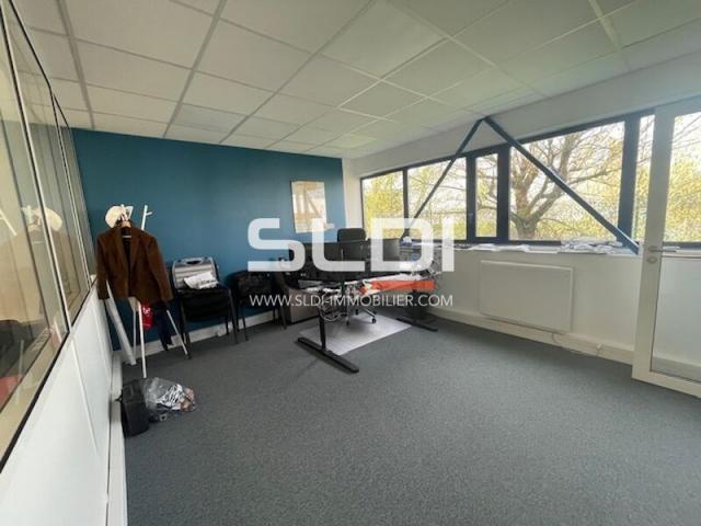 Locaux d'activités A LOUER - RILLIEUX LA PAPE - 473 m²