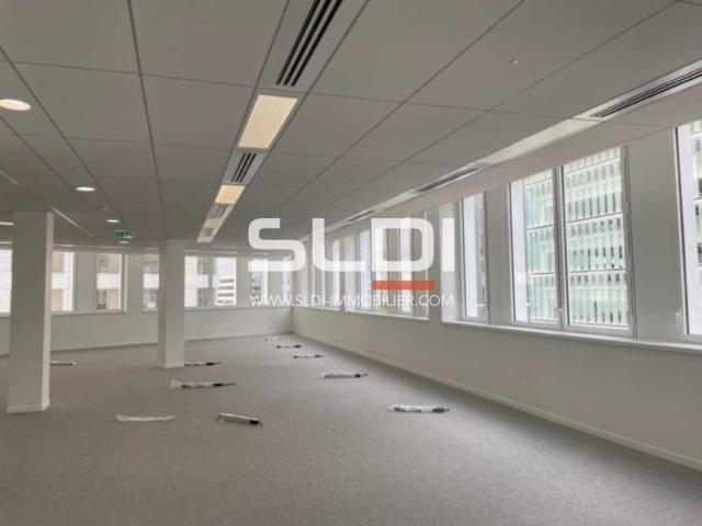 Bureaux A LOUER - VAULX EN VELIN - 913 m²