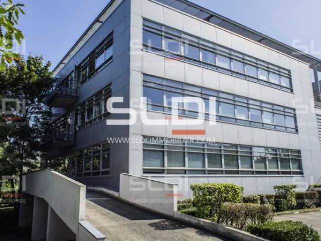 Bureaux A LOUER - SAINT PRIEST - 588 m²