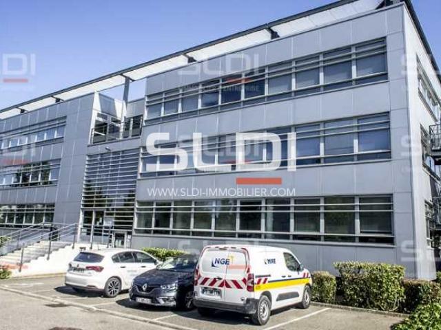 Bureaux A LOUER - SAINT PRIEST - 588 m²