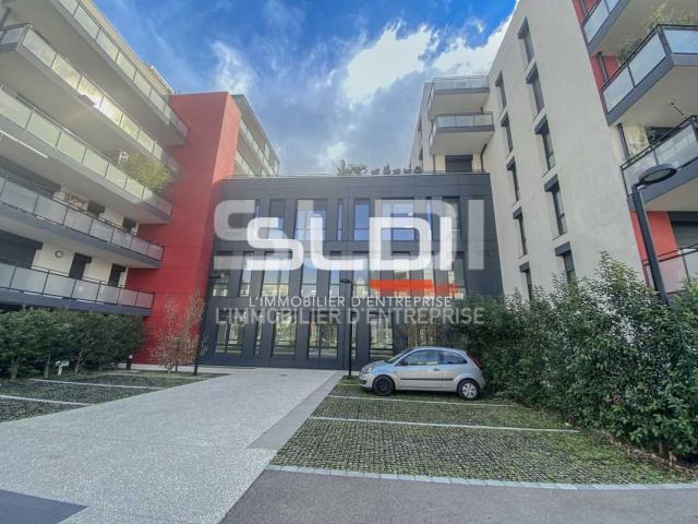 Bureaux A LOUER - VAULX EN VELIN - 991 m²