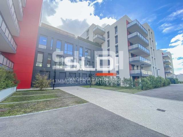 Bureaux A LOUER - VAULX EN VELIN - 991 m²