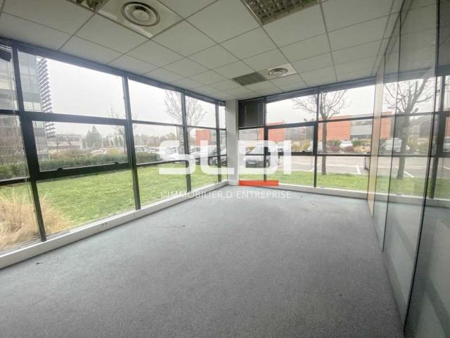 Bureaux A LOUER - SAINT PRIEST - 1 380 m²