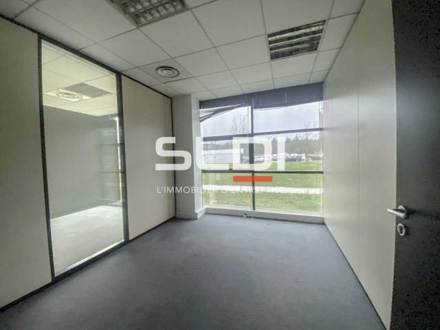 Bureaux A LOUER - SAINT PRIEST - 1 380 m²