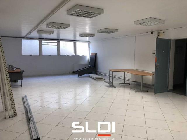 Bureaux A LOUER - DECINES CHARPIEU - 168 m²