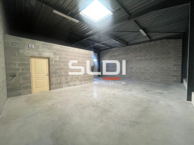 Locaux d'activités A LOUER - CHASSIEU - 297 m²