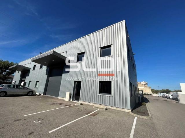 Locaux d'activités A LOUER - SAINT PRIEST - 290 m²
