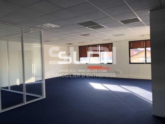 Bureaux A LOUER - VILLEURBANNE - 535 m²