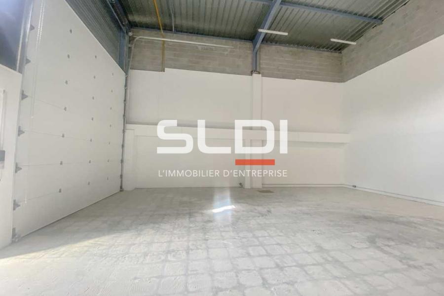 Activités A LOUER - GENAS - 318 m²