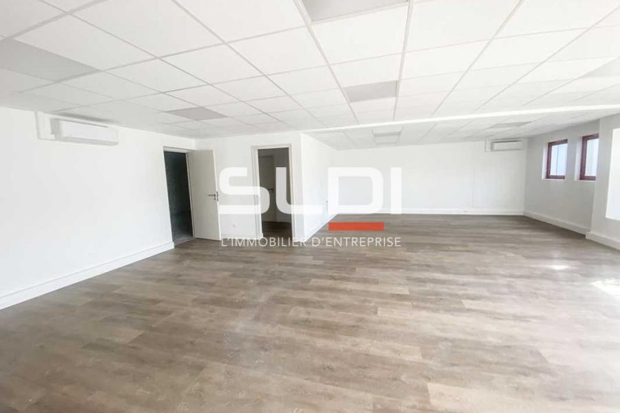 Activités A LOUER - GENAS - 318 m²