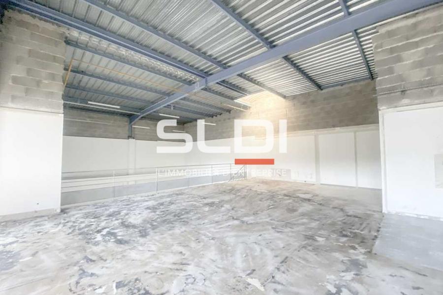 Activités A LOUER - GENAS - 318 m²