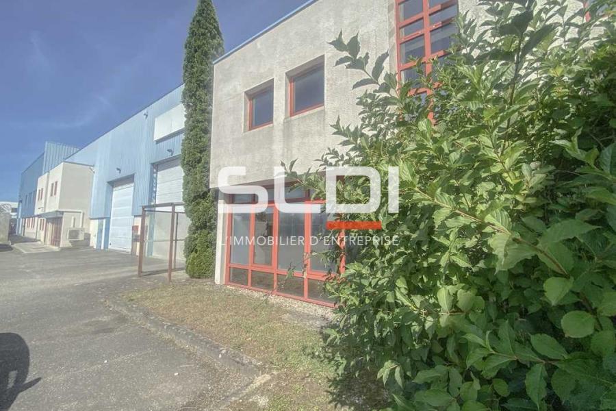 Activités A LOUER - GENAS - 318 m²