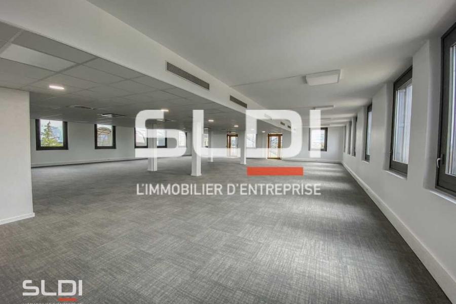 Bureaux A LOUER - COLOMBIER SAUGNIEU - 933 m²
