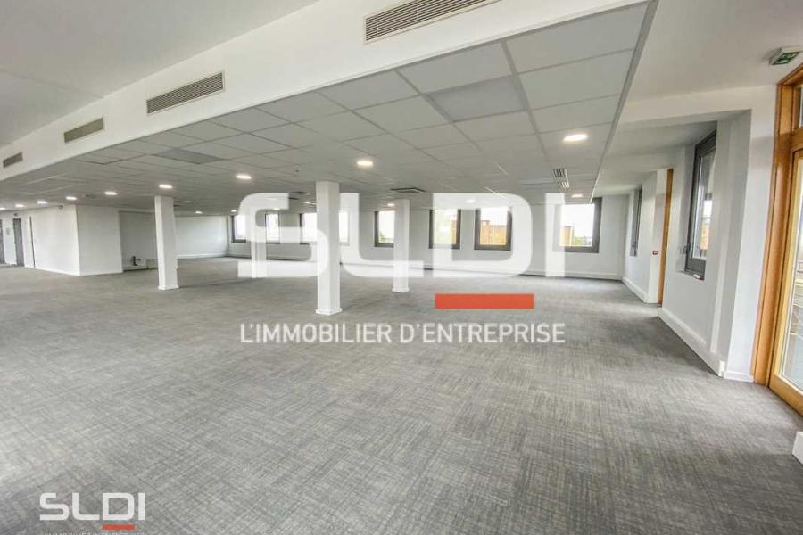 Bureaux A LOUER - COLOMBIER SAUGNIEU - 933 m²
