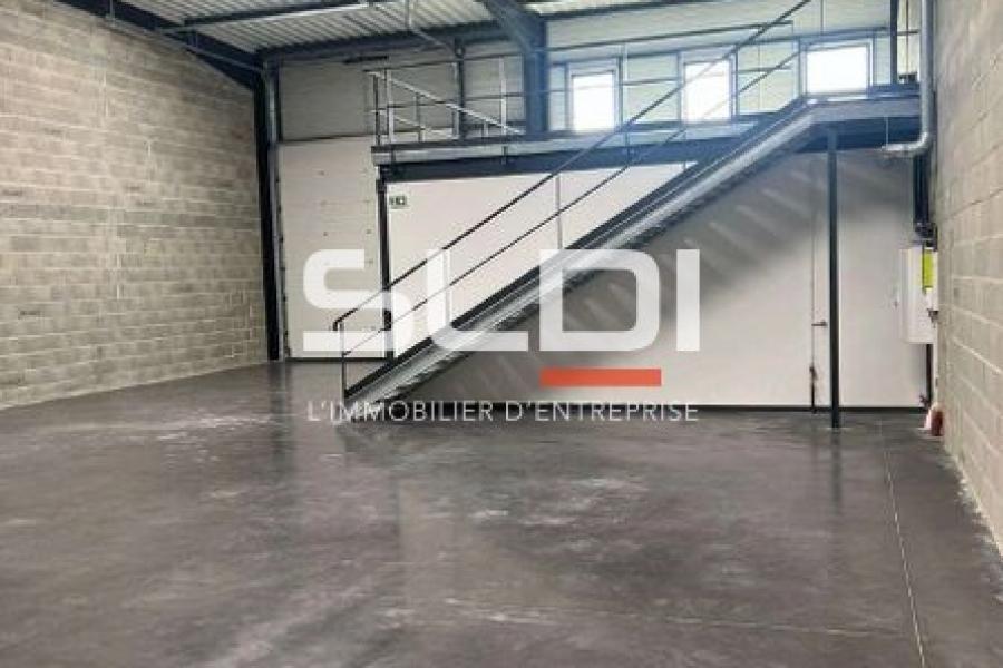 Activités A LOUER - DECINES CHARPIEU - 319 m² Activités A LOUER - DECINES CHARPIEU - 319 m²