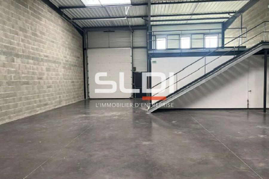 Activités A LOUER - DECINES CHARPIEU - 319 m² Activités A LOUER - DECINES CHARPIEU - 319 m²
