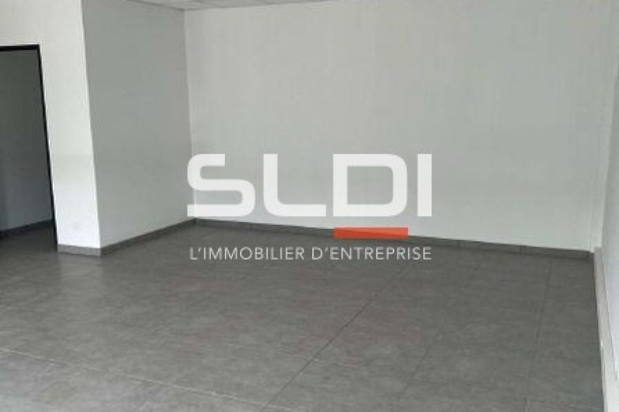 Activités A LOUER - DECINES CHARPIEU - 319 m² Activités A LOUER - DECINES CHARPIEU - 319 m²