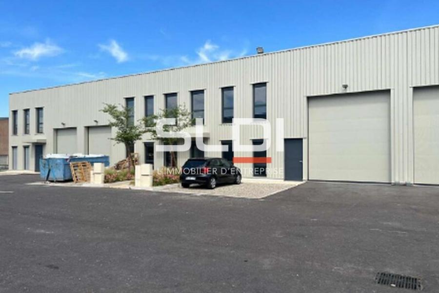 Activités A LOUER - DECINES CHARPIEU - 319 m² Activités A LOUER - DECINES CHARPIEU - 319 m²