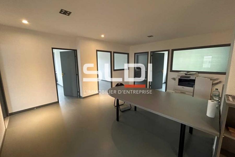 Bureaux A LOUER - TASSIN LA DEMI LUNE - 150 m²