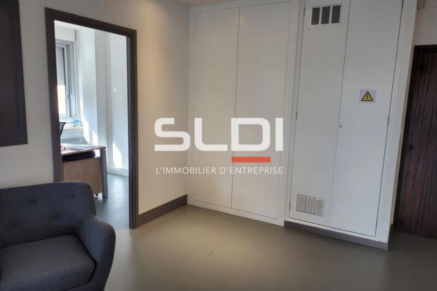 Bureaux A LOUER - TASSIN LA DEMI LUNE - 150 m²