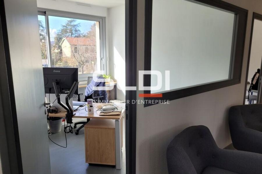 Bureaux A LOUER - TASSIN LA DEMI LUNE - 150 m²